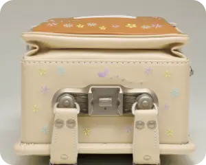 ランドセルのモチーフの画像