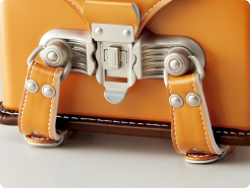 プリズム（シルバー）の金具写真