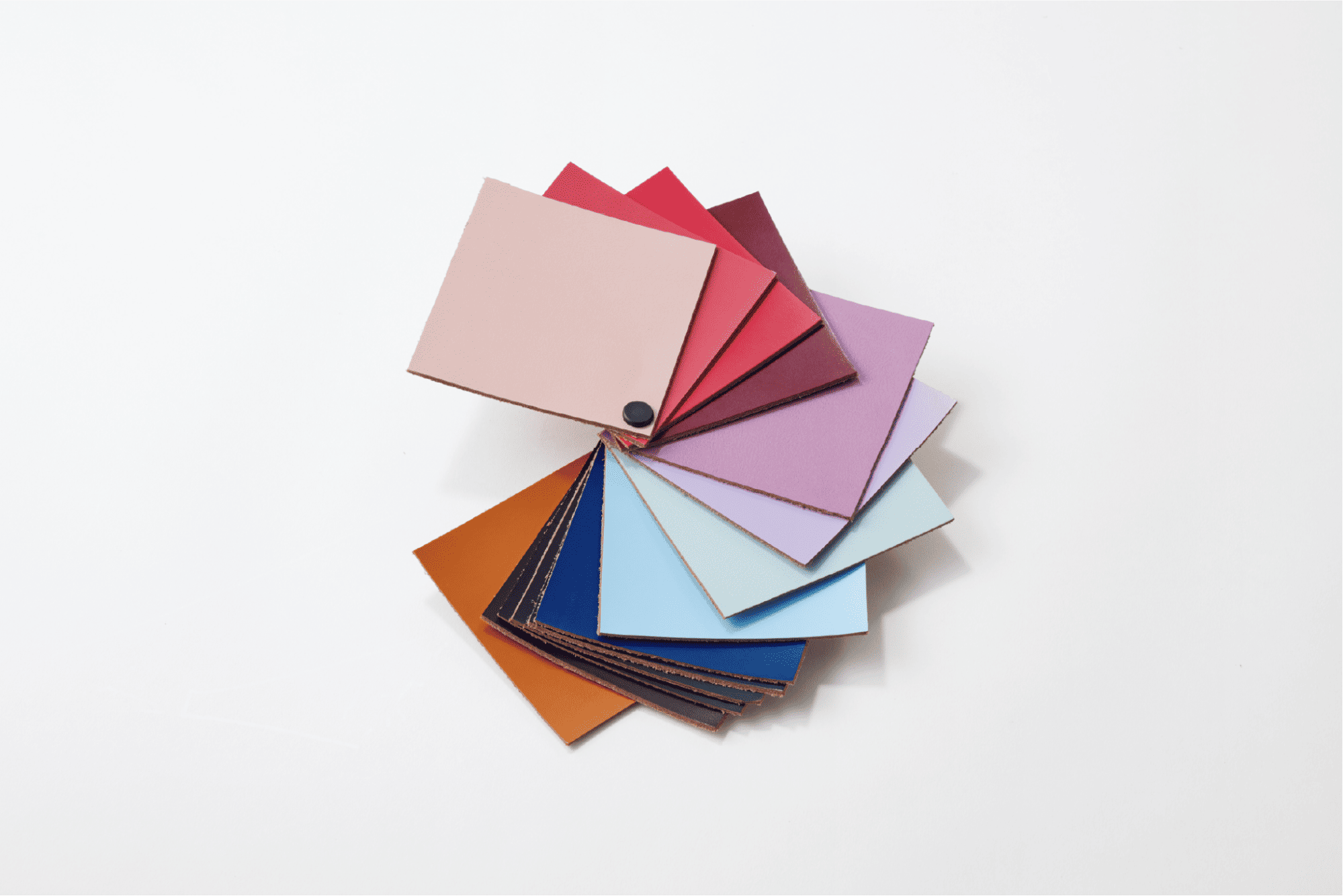 女の子に人気のランドセル色、でも6年後も後悔しない色は？