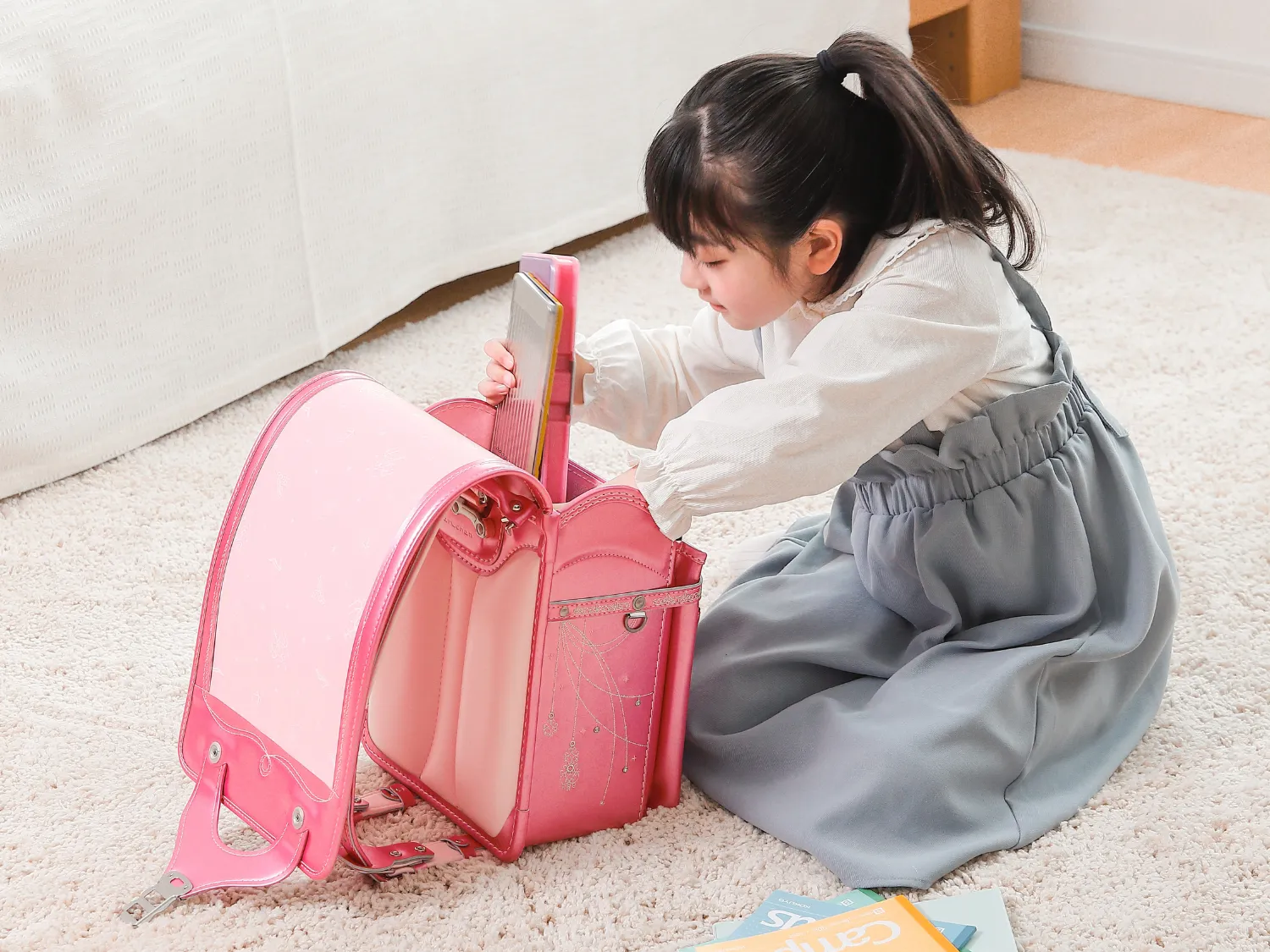 入学前に決めておきたい「ランドセル置き場」｜リビング学習派の収納アイデア